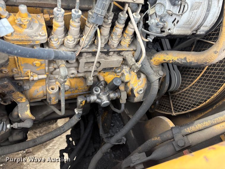 image for item DT2890 1999 John Deere 450LC excavator