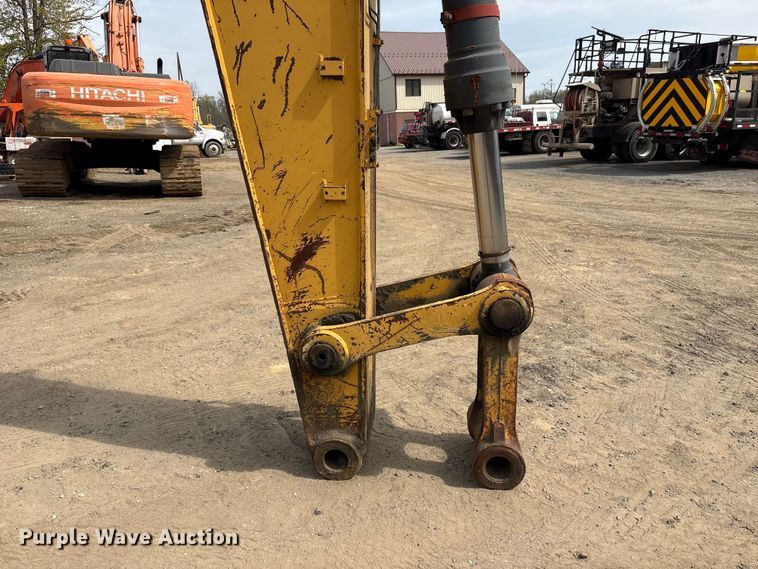 image for item DT2890 1999 John Deere 450LC excavator