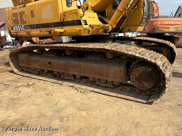 image for item DT2890 1999 John Deere 450LC excavator