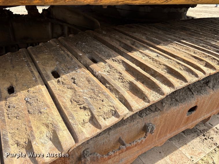 image for item DT2890 1999 John Deere 450LC excavator