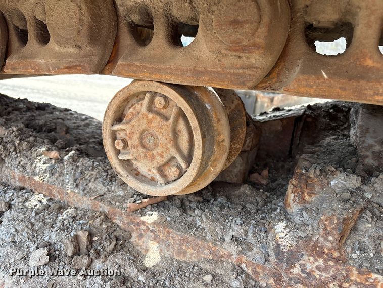 image for item DT2890 1999 John Deere 450LC excavator