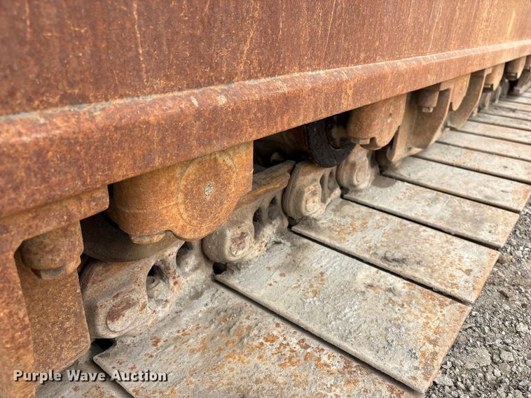 image for item DT2890 1999 John Deere 450LC excavator