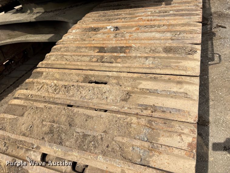 image for item DT2890 1999 John Deere 450LC excavator