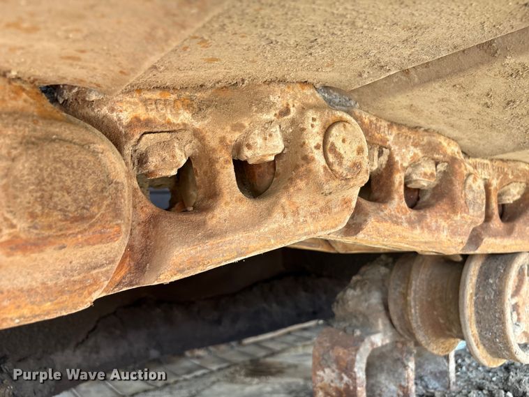 image for item DT2890 1999 John Deere 450LC excavator