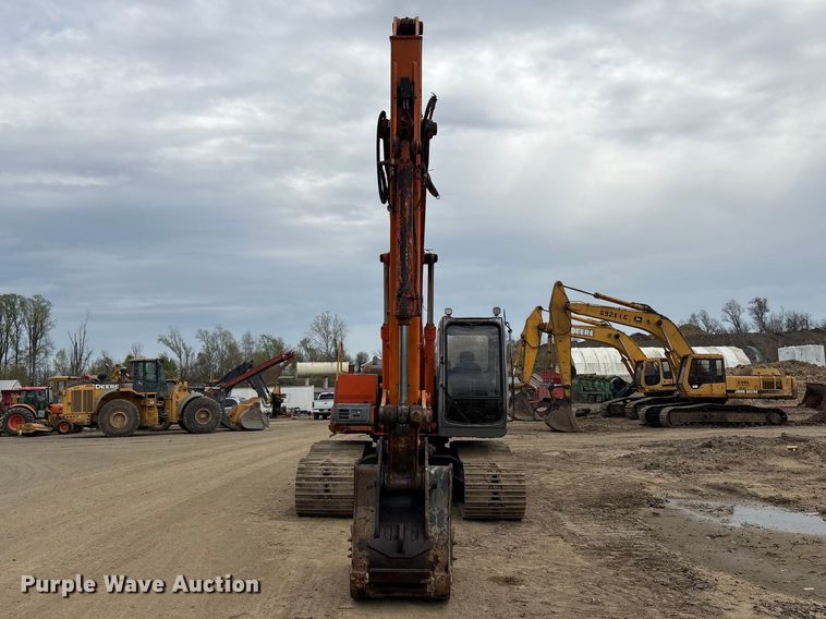 image for item DT2892 Hitachi EX200 excavator