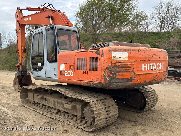 image for item DT2892 Hitachi EX200 excavator
