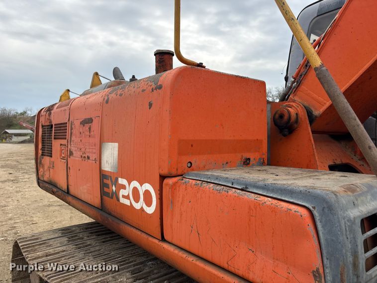 image for item DT2892 Hitachi EX200 excavator