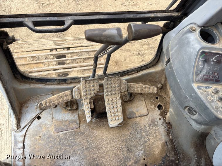 image for item DT2892 Hitachi EX200 excavator