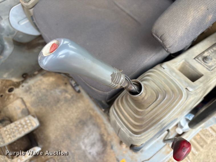 image for item DT2892 Hitachi EX200 excavator