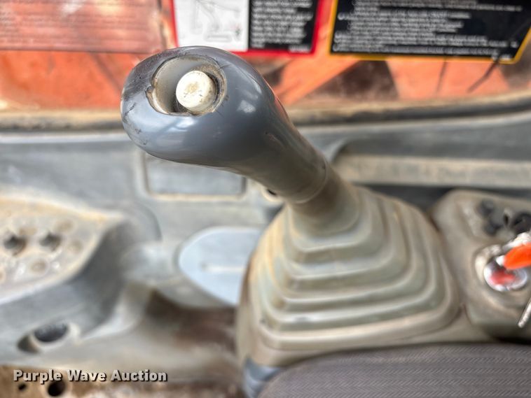 image for item DT2892 Hitachi EX200 excavator