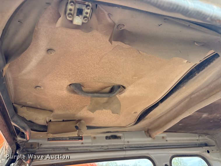 image for item DT2892 Hitachi EX200 excavator