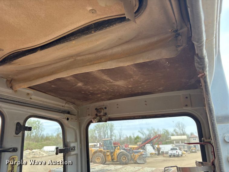 image for item DT2892 Hitachi EX200 excavator