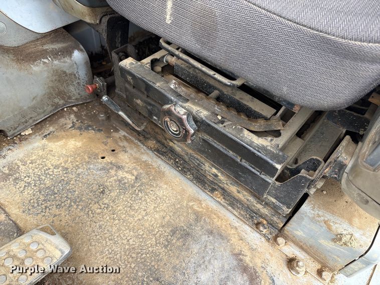 image for item DT2892 Hitachi EX200 excavator