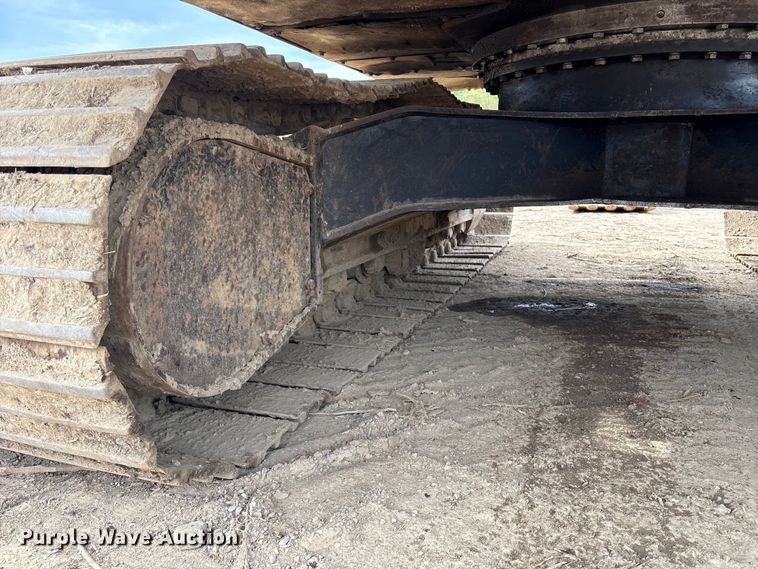 image for item DT2892 Hitachi EX200 excavator