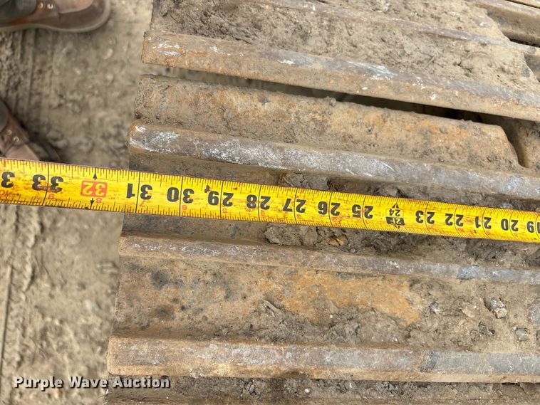 image for item DT2892 Hitachi EX200 excavator