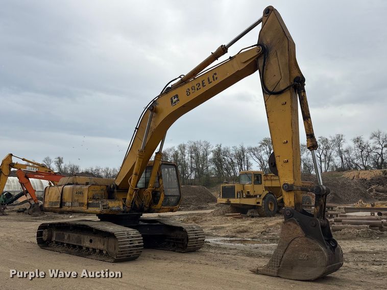 image for item DT2893 1995 John Deere 892ELC excavator