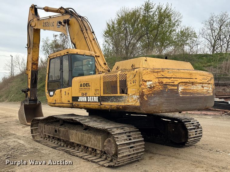 image for item DT2893 1995 John Deere 892ELC excavator