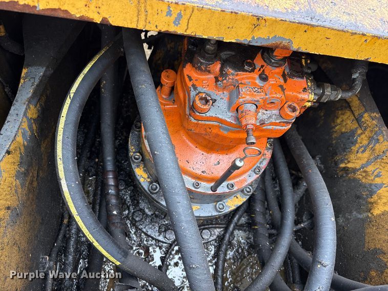 image for item DT2893 1995 John Deere 892ELC excavator