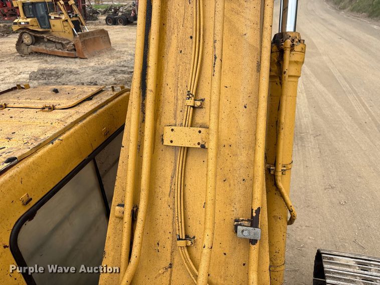 image for item DT2893 1995 John Deere 892ELC excavator