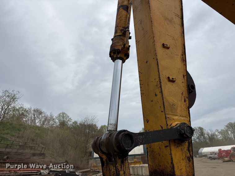 image for item DT2893 1995 John Deere 892ELC excavator