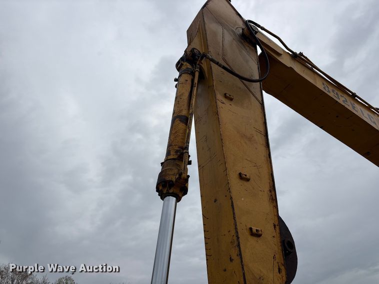 image for item DT2893 1995 John Deere 892ELC excavator