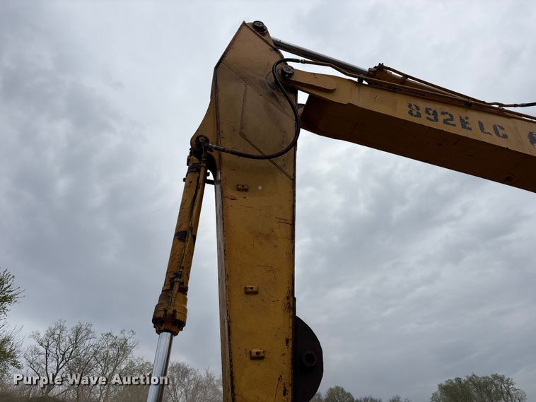 image for item DT2893 1995 John Deere 892ELC excavator
