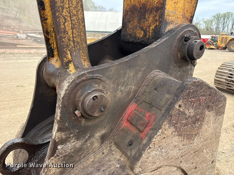 image for item DT2893 1995 John Deere 892ELC excavator