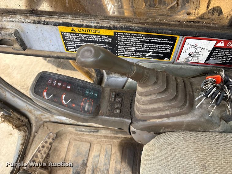 image for item DT2893 1995 John Deere 892ELC excavator