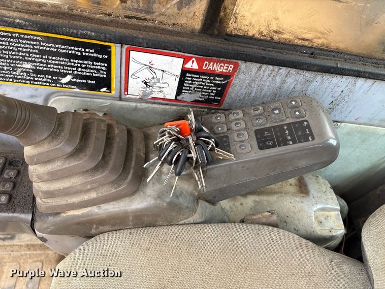 image for item DT2893 1995 John Deere 892ELC excavator