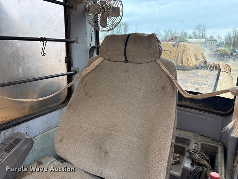 image for item DT2893 1995 John Deere 892ELC excavator