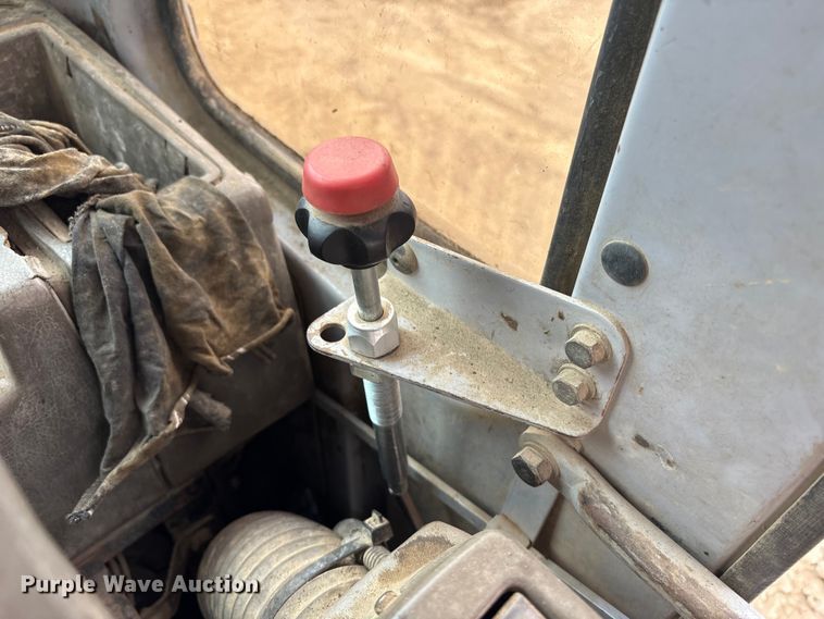 image for item DT2893 1995 John Deere 892ELC excavator