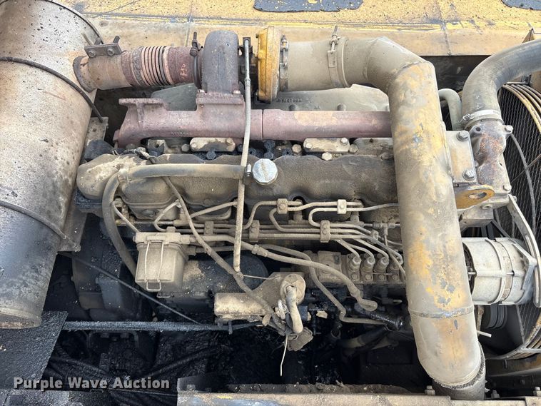 image for item DT2893 1995 John Deere 892ELC excavator