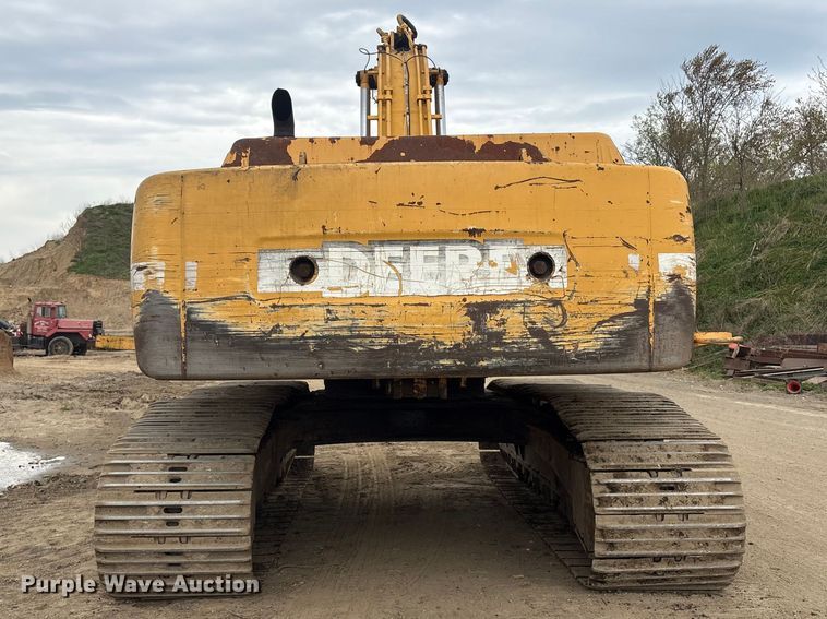 image for item DT2894 1999 John Deere 450LC excavator