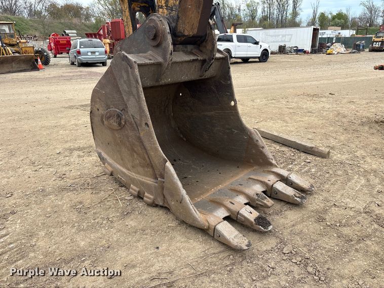 image for item DT2894 1999 John Deere 450LC excavator