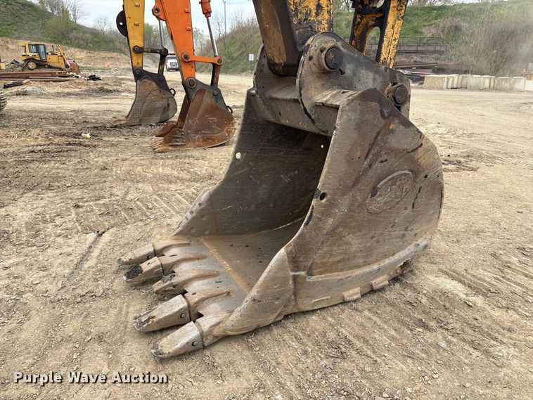 image for item DT2894 1999 John Deere 450LC excavator