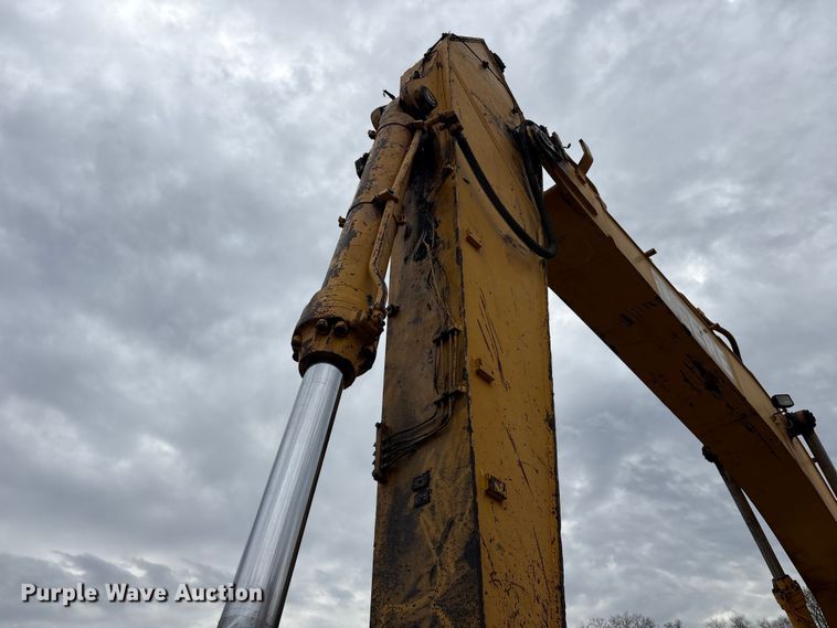 image for item DT2894 1999 John Deere 450LC excavator