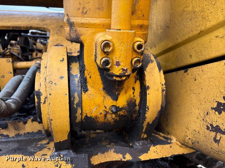 image for item DT2894 1999 John Deere 450LC excavator