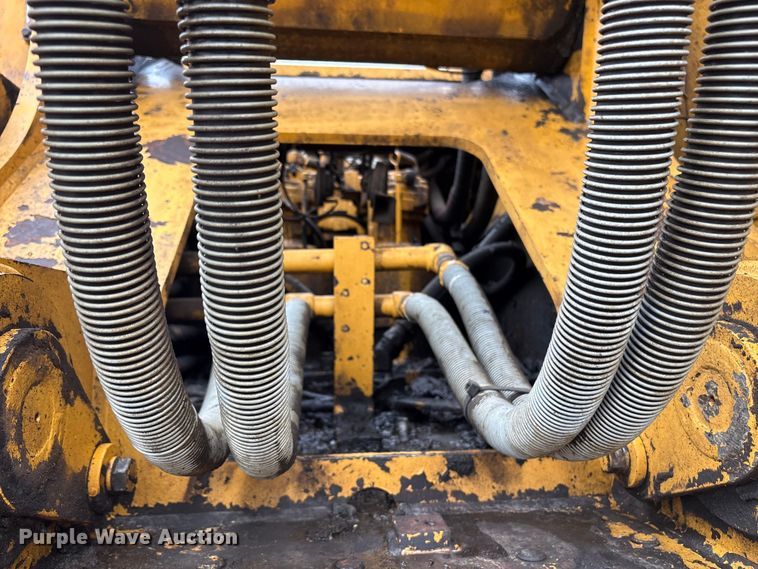 image for item DT2894 1999 John Deere 450LC excavator