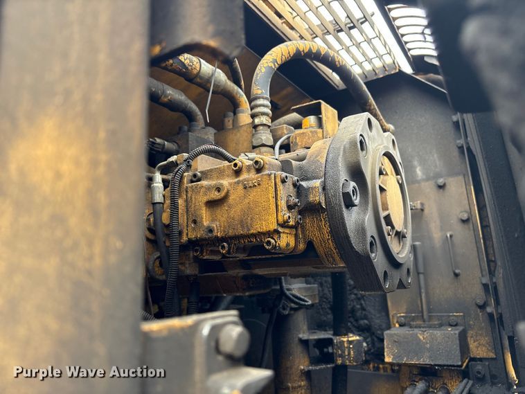 image for item DT2894 1999 John Deere 450LC excavator