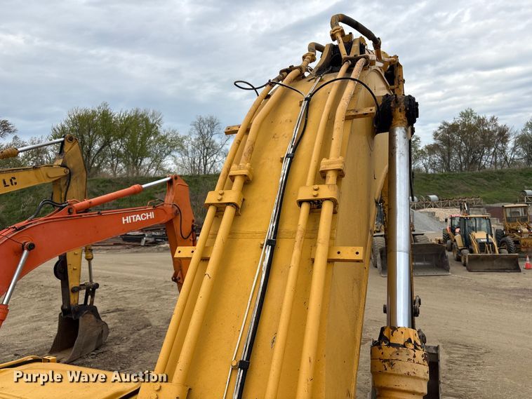 image for item DT2894 1999 John Deere 450LC excavator