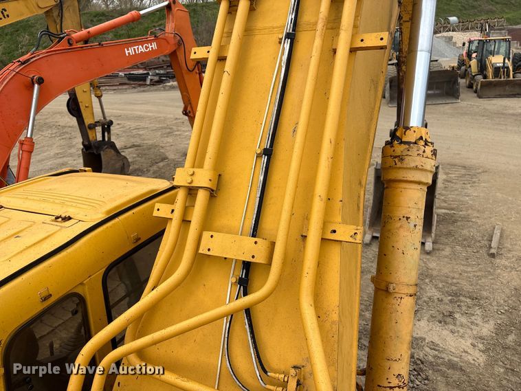 image for item DT2894 1999 John Deere 450LC excavator