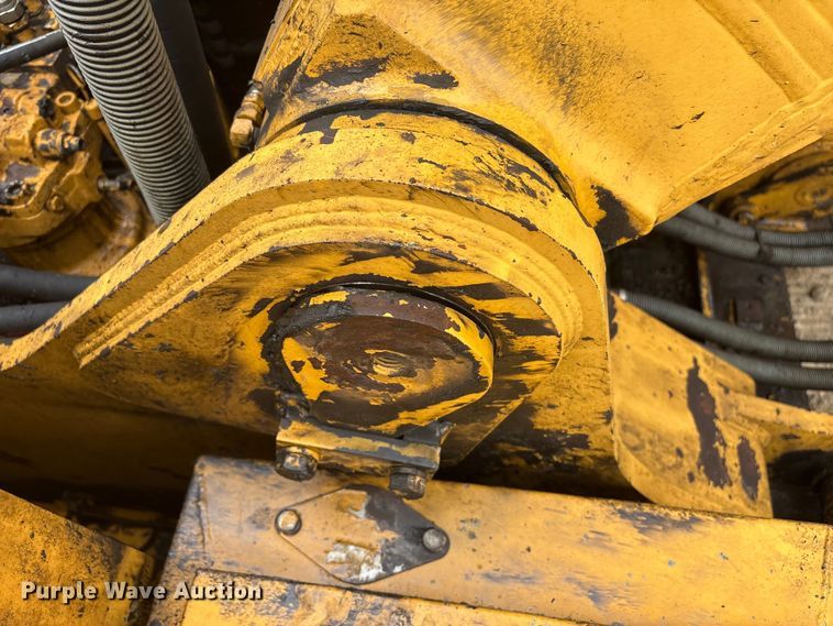 image for item DT2894 1999 John Deere 450LC excavator