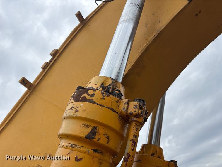 image for item DT2894 1999 John Deere 450LC excavator