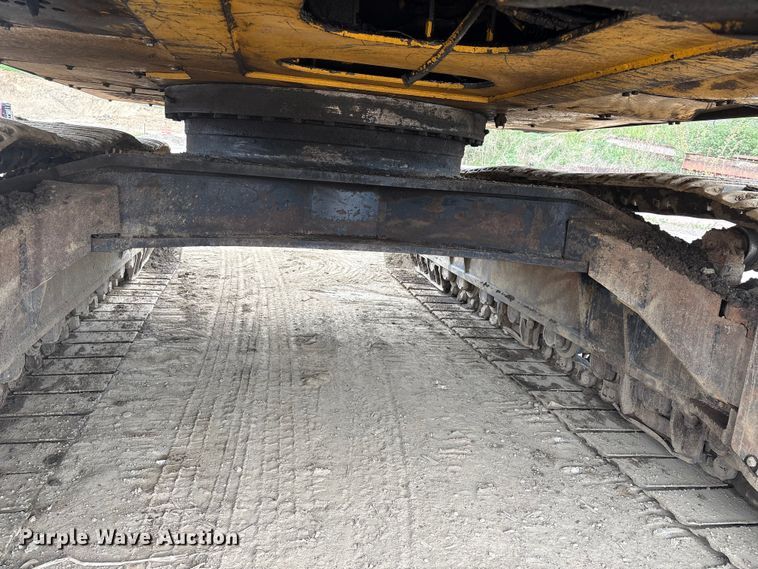 image for item DT2894 1999 John Deere 450LC excavator