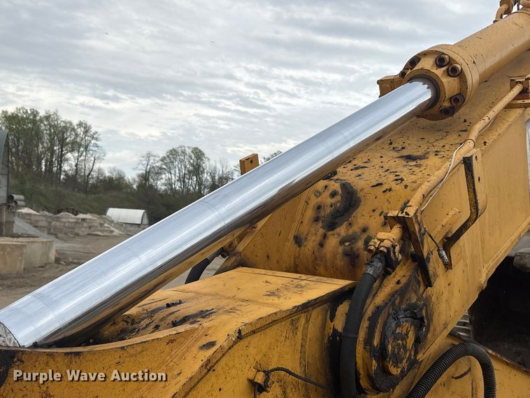 image for item DT2894 1999 John Deere 450LC excavator