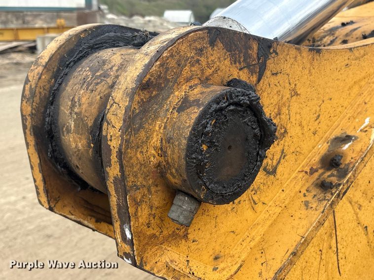 image for item DT2894 1999 John Deere 450LC excavator