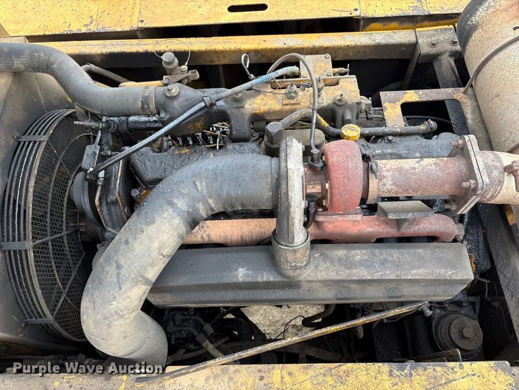 image for item DT2894 1999 John Deere 450LC excavator