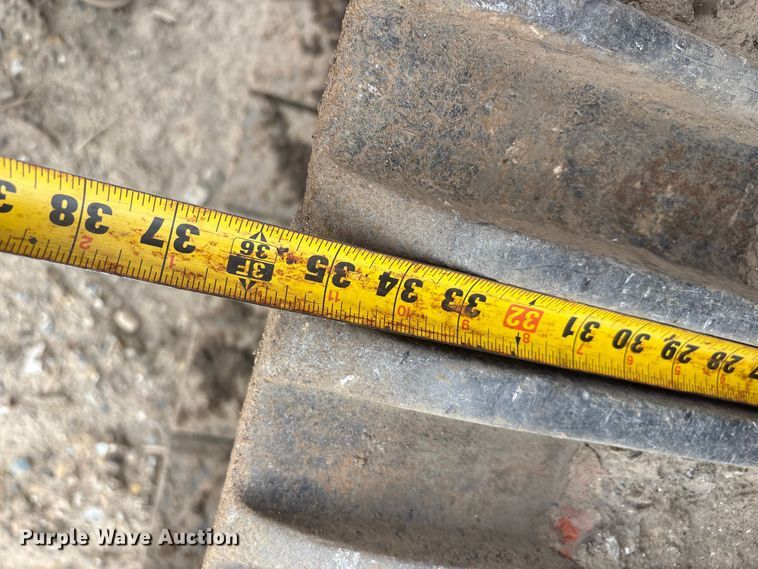 image for item DT2894 1999 John Deere 450LC excavator