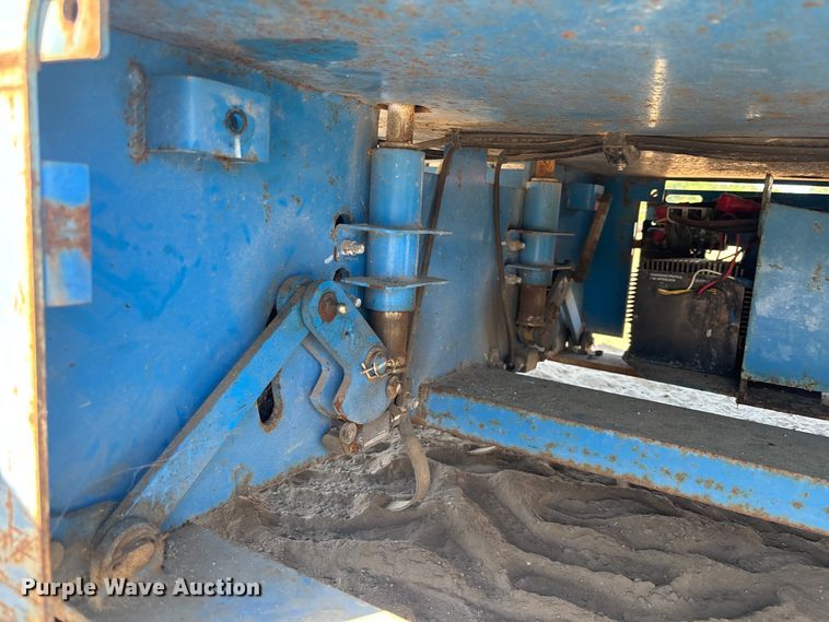 image for item DU0467 2014 Genie GS-3246 scissor lift