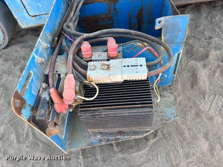 image for item DU0467 2014 Genie GS-3246 scissor lift